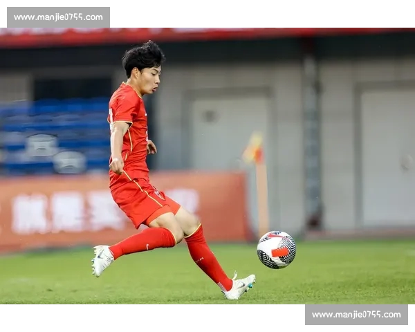 国足备战亚洲杯迎关键热身赛全队状态回升球迷期待新阵容亮相冲刺